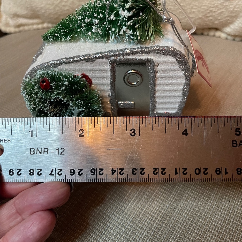 Christmas Ornament, Nostalgic Travel trailer - Picture 7 of 9